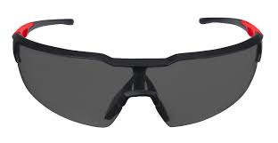 Milwaukee okuliare ochranné proti poškriabaniu s tmavým sklom 4932478764 - Tmavé | MasMasaryk