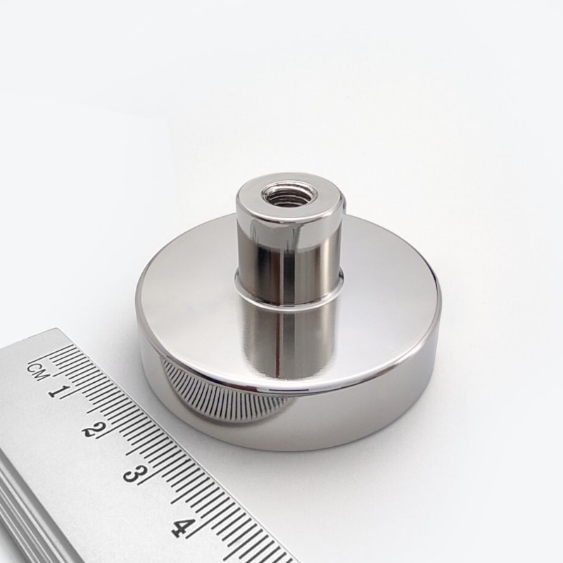 Magnet kruh v puzdre s vysunutým vnútorným závitom 48×12mm M8/94kg D48L-M8-N38-NI - magnety | MasMasaryk